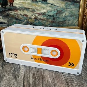 Veuve Clicquot Retro Champagne Gift Box